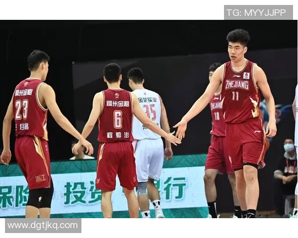 余嘉豪的成长之路与未来展望：从青涩少年到篮球新星的蜕变与追求