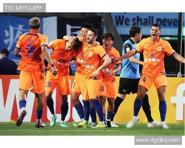 伯尔尼青年队迎战曼联队双方实力对决引发球迷热议